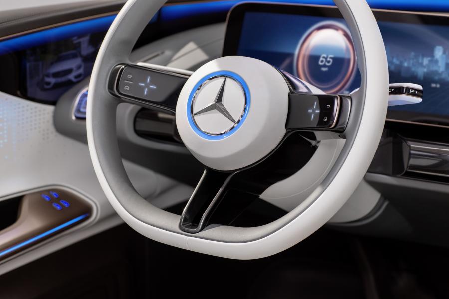 Панель приборов Mercedes-Benz Generation EQ Concept 2016 года  (фото 19 из 53)